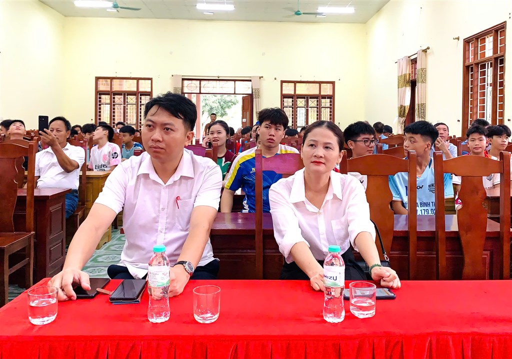 Anh-tin-bai